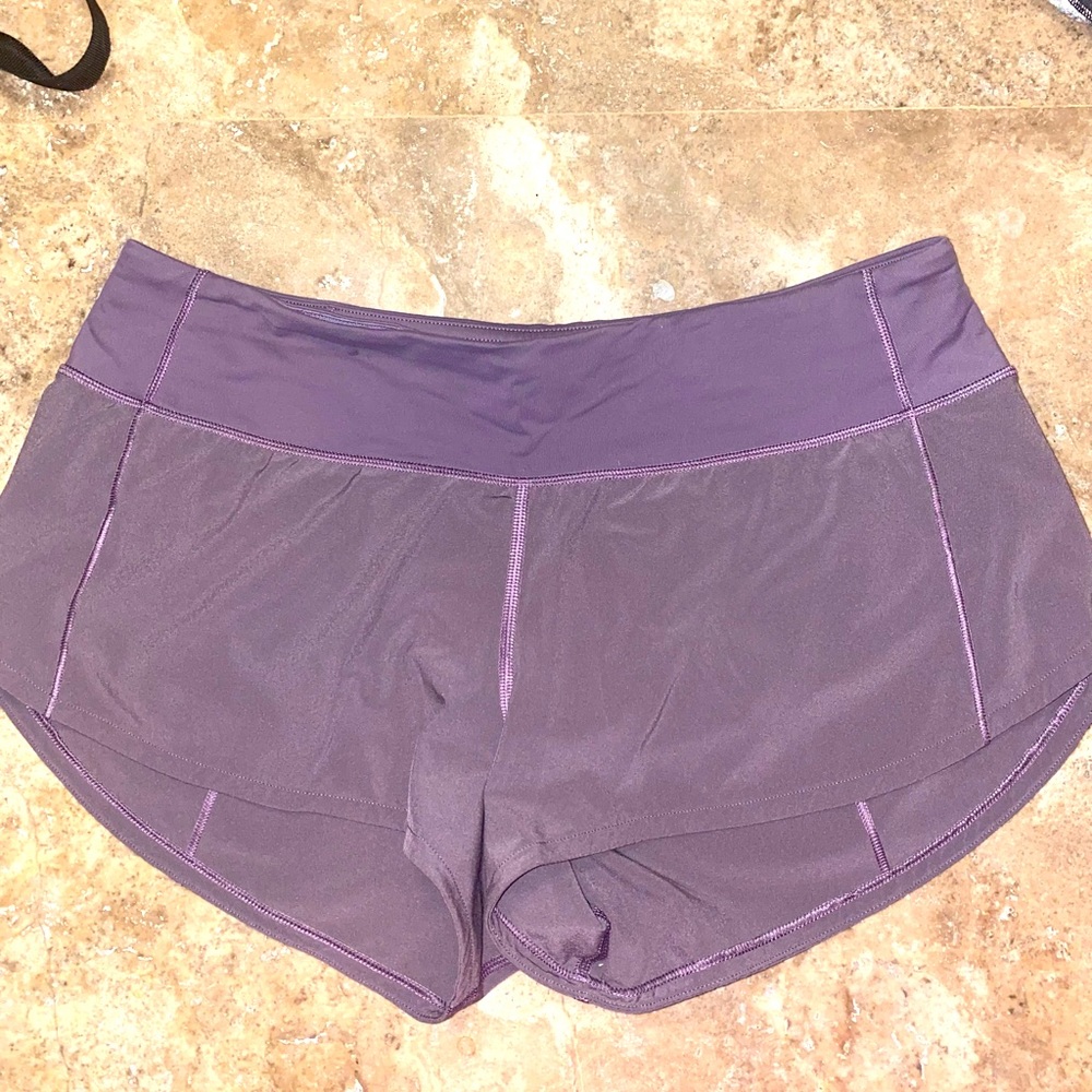 Lululemon Speed up 2.5 inch PURPLE Shorts size 6